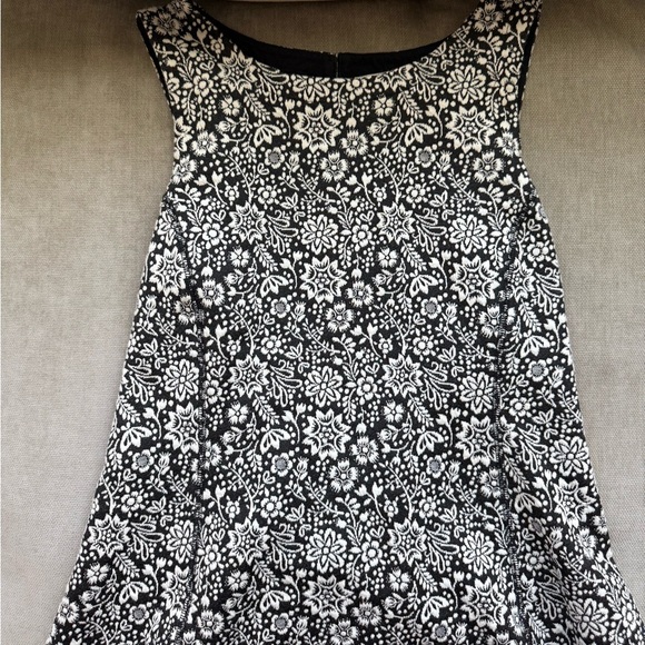 Vanessa Virginia Black & White Floral Print Corset Back Sleeveless Top - Picture 1 of 4